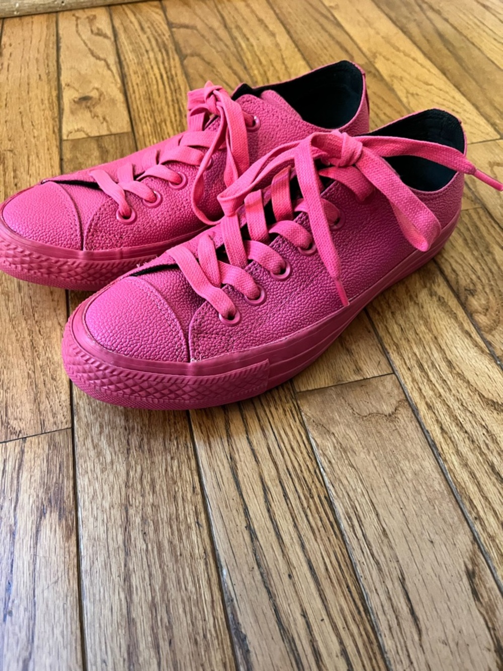 Women’s Leather Pink Low-Top Converse All Star Sneakers